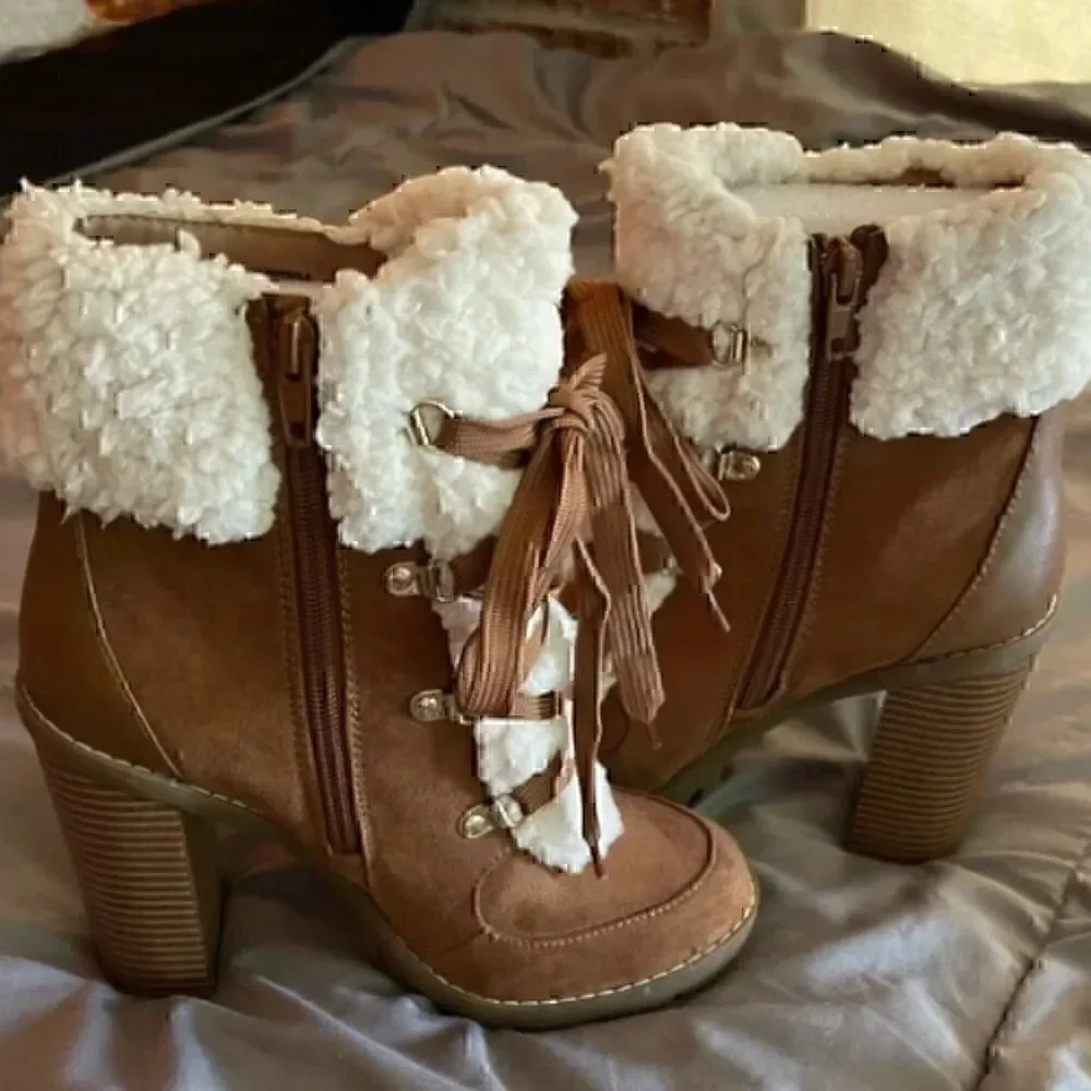 BCBGeneration Palli Faux Suede Combat & Lace-up Boots Shoes size 10